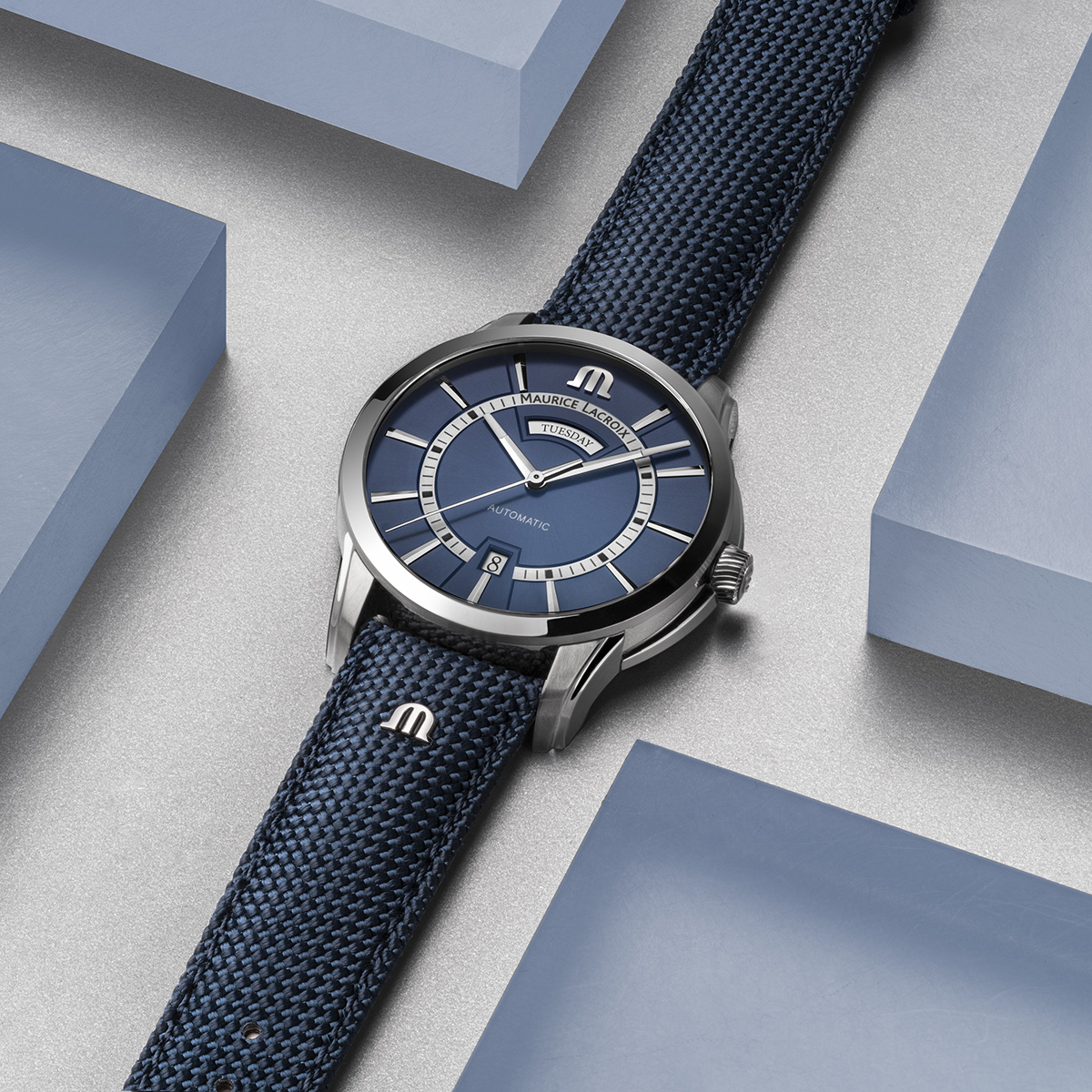 Steel, blue ,rhodied ind. PONTOS DAY DATE