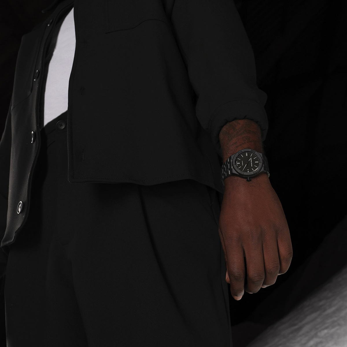 CERAMIC BLACK, BLACK, INDEX BLACK AIKON AUTOMATIC CERAMIC 42MM