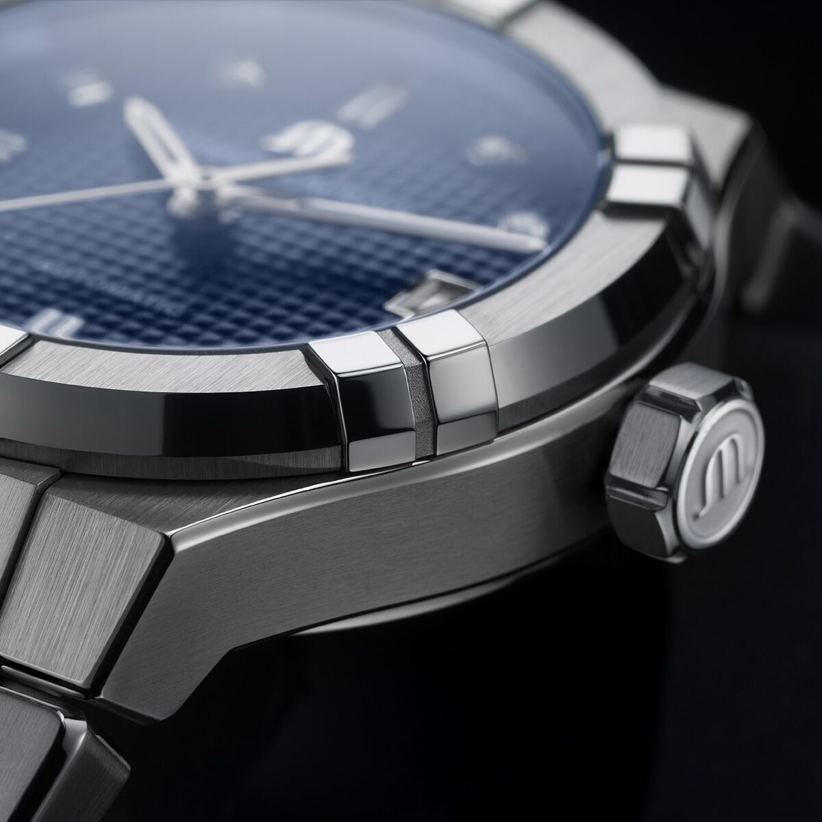 AIKON AUTOMATIC DATE 35MM AIKON collection USA Maurice Lacroix
